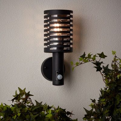 Moderna vanjska zidna lampa sa senzorom pokreta crna, Veysel, IP44