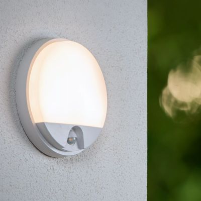 Bijela zidna lampa za kupaonicu moderna, Hups Ir, 10 W, LED 3000 K, IP54