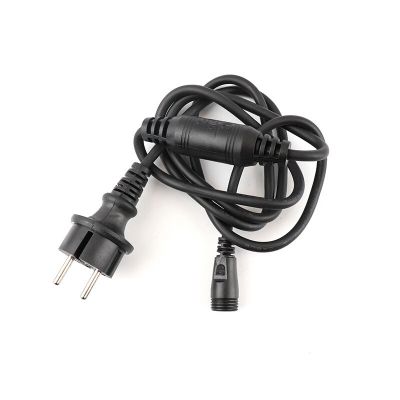 Crni priključni kabel, 5 ampera, maksimalno 600 W