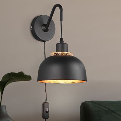 Crna zidna lampa industrijska, Sylvano, s prekidačem